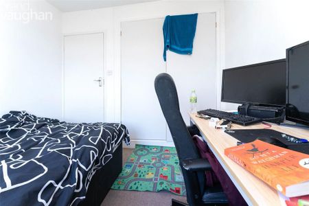 5 bedroom semi-detached house to rent - Photo 2