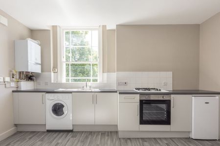 2 bedroom flat to rent - Photo 4