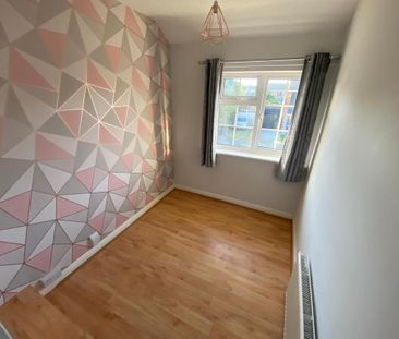 3 bedroom semi-detached house to rent - Photo 5