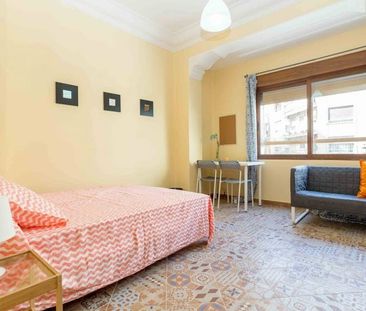 Carrer dels Tomasos, Valencia, Valencian Community 46006 - Photo 3