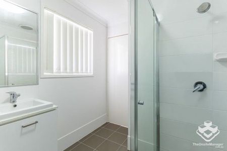 Impressive 3 bedroom Townhouse - Photo 5