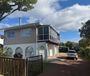 Extended family living - Photo 2