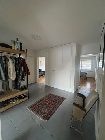 APPARTEMENT 31/2 PIÈCES À ZURICH - DISTRICT 9 ALTSTETTEN, MEUBLÉ, TEMPORAIRE - Photo 2