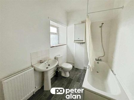 High Street, Fleur De Lis, Blackwood, NP12 - Photo 5