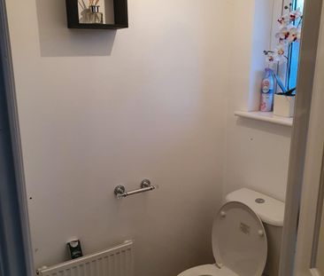 2 Bed Terraced House, Newhouse Road, G42 - Photo 4