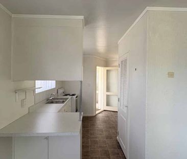 LEVIN - 3 BEDROOMS PLUS - Photo 3