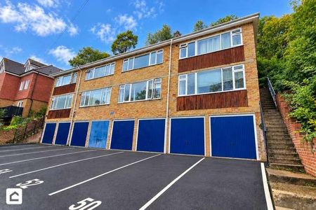 Garlands Road, Redhill, Surrey, RH1 - Photo 5
