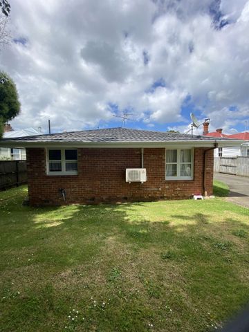 Charming 1-Bedroom House for Lease in Epsom - Photo 4