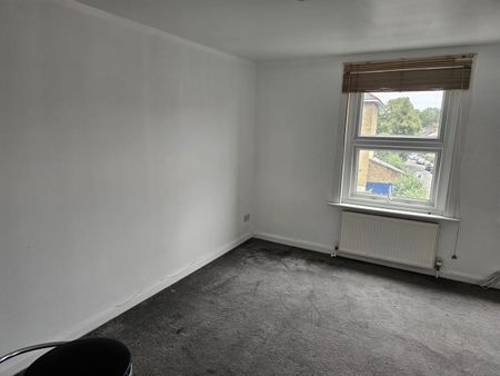Studio Flat, Lee High Road, SE13 - Photo 3