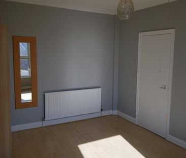 2 Bed Terraced House, Barnbrough Street, LS4 - Photo 6