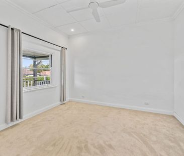 Three Bedroom Home - Photo 4