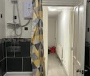 Quiet Rotherham House Share Room 1 - Photo 4