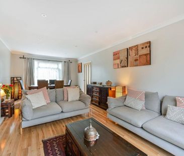 4 bedroom detached house to rent - Photo 1