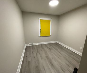 For Lease - 17 Flintridge Road, Toronto, Ontario - Photo 3