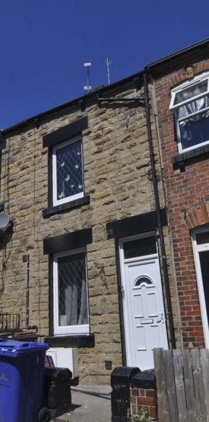1 bed House Share - To Let - Photo 2