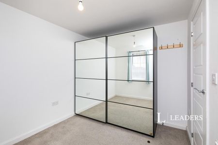 3 bedroom semi-detached house to rent - Photo 4