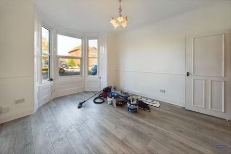 1 bedroom Flat To Let - Photo 3