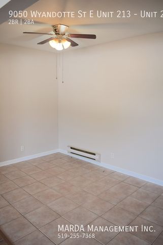 BRIGHT AND SPACIOUS 2BEDROOM/1BATH APARTMENT + HYDRO - Photo 4