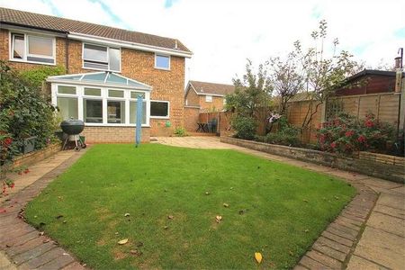 Treesmill Drive, Maidenhead, SL6 - Photo 2