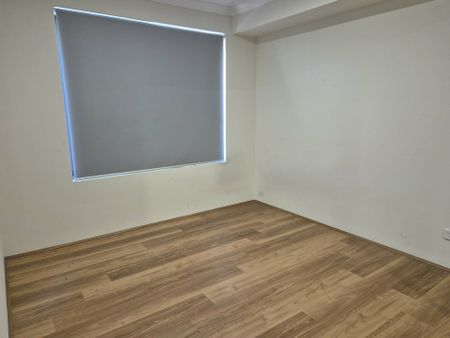 Low-Maintenance Family Home - Photo 2