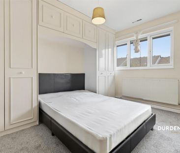Andrew Close, Hainault - Photo 1