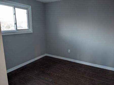 For Lease - 2424 Whaley Drive Unit# Main, Mississauga, Ontario - Photo 2