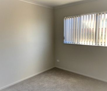 PAPATOETOE, 4 BEDROOMS - Photo 1