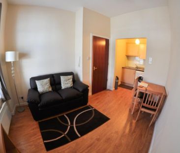 1 bedroom flat to rent - Photo 2