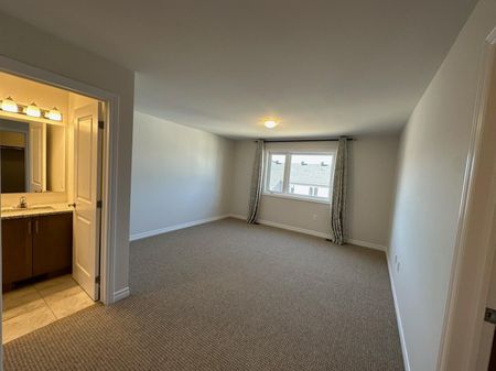 For Lease - 28 Atop Lane, Blossom Park - Airport and Area, Ontario - Photo 3