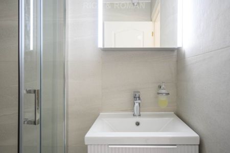 1 Bedroom Apartment, Aragon Court – East Molesey - Photo 5