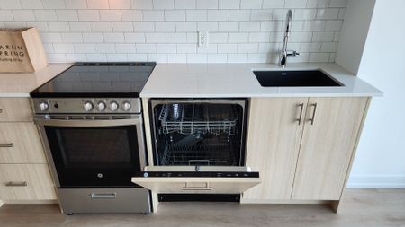 For Lease - 1195 The Queensway Avenue Unit# 419, Toronto, Ontario - Photo 4