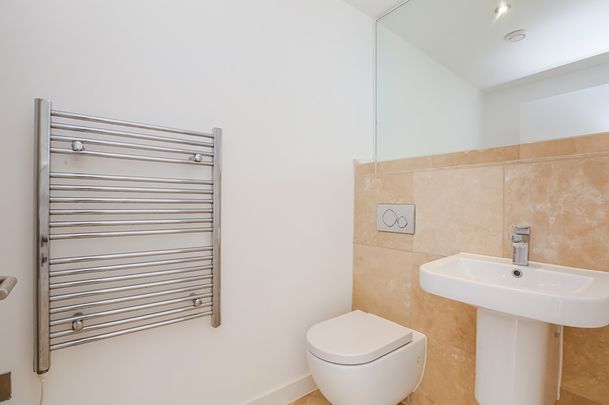 2 Bedroom Penthouse, Kersfield Road, London - Photo 1