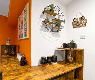 4 Bed Semi-Detached House, Hackney Road, E2 - Photo 6