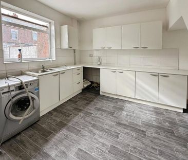 3 bedroom terraced house to rent - Photo 4