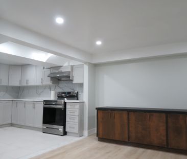 For Lease - 867 Viscount Road, London South, Ontario - Photo 6