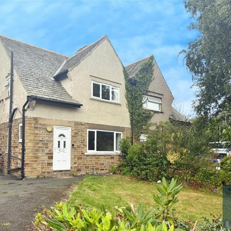 4 bedroom semi-detached house to rent - Photo 1