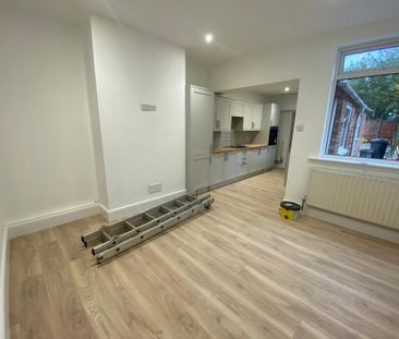 3 bedroom terraced house to rent - Photo 6