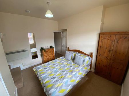 Flat 3, 49 Lower Ford Street – Student Accommodation Coventry - Photo 4