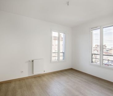 location Appartement T4 DE 83.1m² À VILLEURBANNE - Photo 2