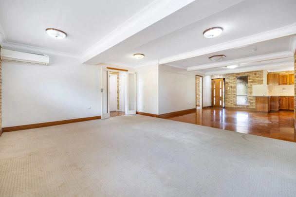 Spacious Family Home in Prime Coorparoo Location - Photo 1