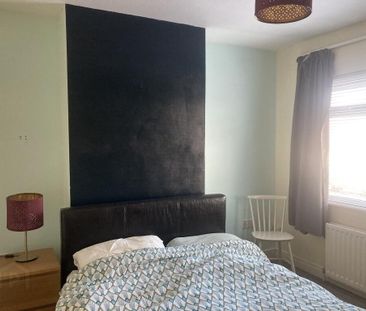 108 Ashley Avenue, Lisburn Road, Belfast, BT9 7BU - Photo 2