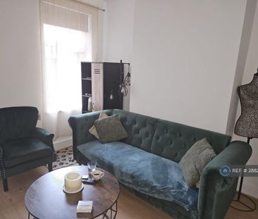 2 bedroom terraced house to rent - Photo 4