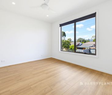 Brand New Modern Living with Dual Zoning Convenience! - Photo 4