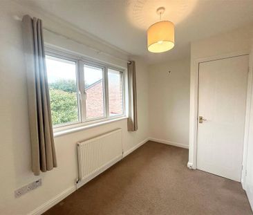 2 bedroom end of terrace house to rent - Photo 4