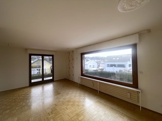 Freistehendes Einfamilienhaus in ruhiger Wohnlage mit Garten und Doppelgarage - Photo 1