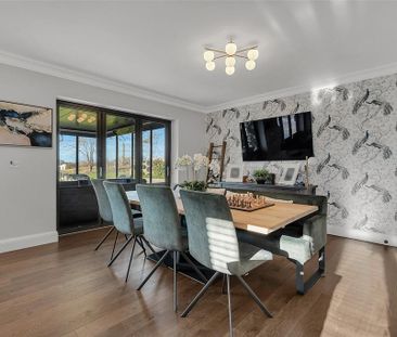 5 bedroom detached house to rent - Photo 2