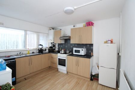 Bedwell Crescent, Stevenage, Hertfordshire - Photo 5