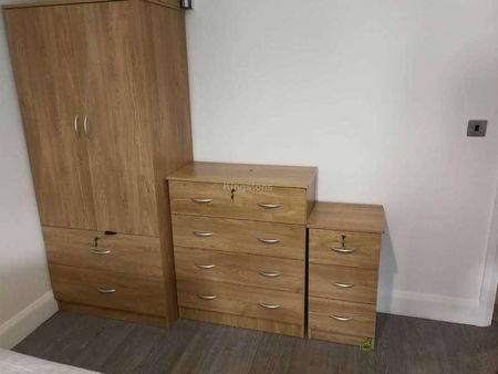 Woodville Road, Cardiff, CF24 - Photo 3