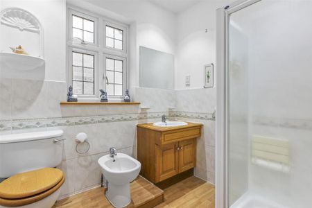 2 bedroom semi-detached house to rent - Photo 4