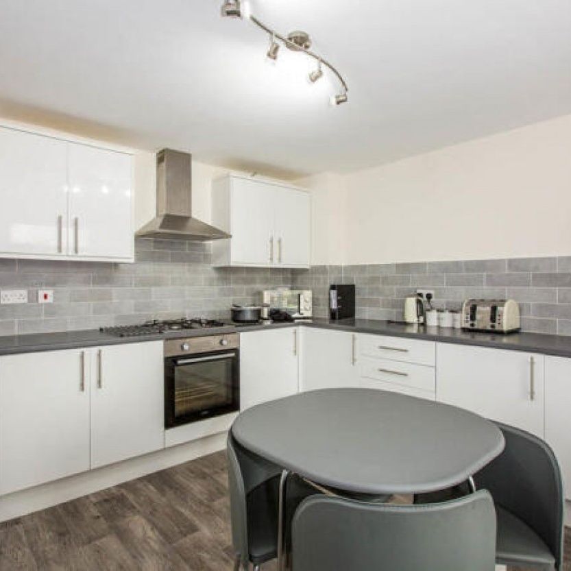 Room 2, 5 St John Street, Pemberton, , UK - Photo 1